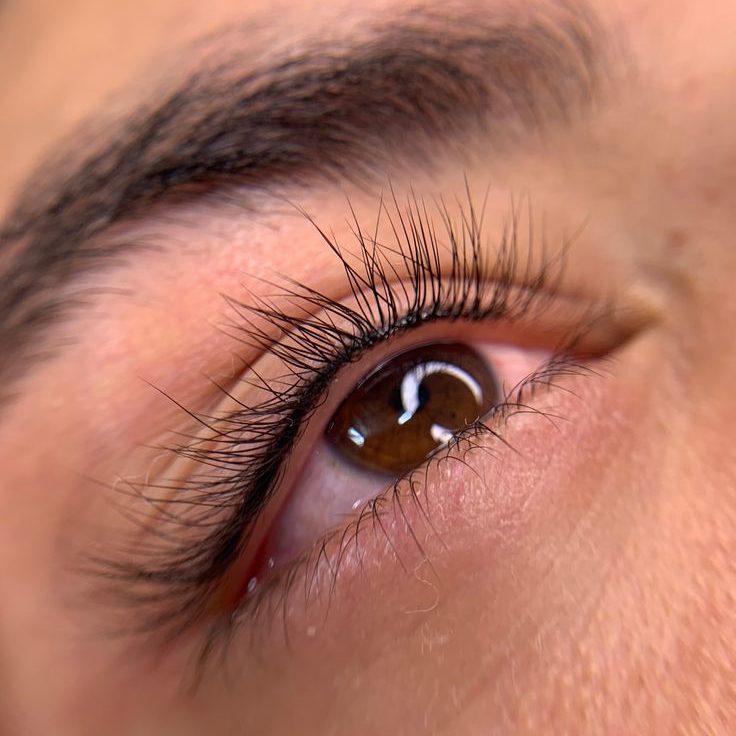 Wimpernkranzverdichtung für mehr Tiefe im Blick – Kosmetikkunst, Fürth Ausdrucksstarke Augen dank Wimpernkranzverdichtung – Permanent Make-up in Erlanger Str. 42a, 90765 Fürth